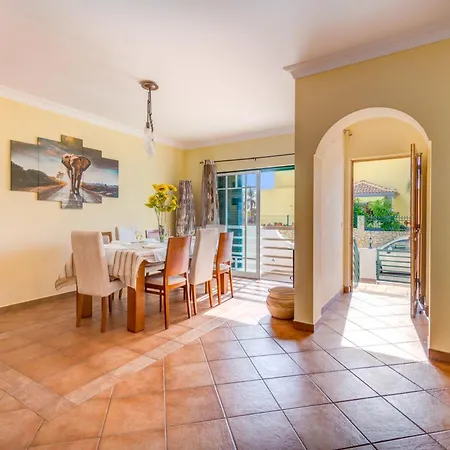 Casa Fuseta | 4br Near The Moncarapacho